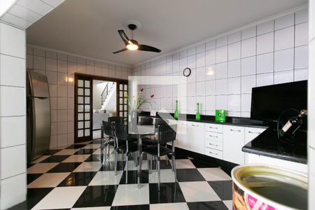 Casa à venda com 128m², 3 quartos e 3 vagas Casa à venda com 128m², 3 quartos e 3 vagasCopa