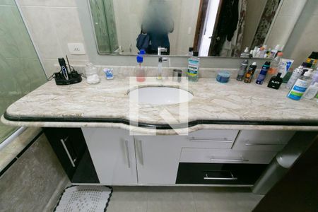 Casa à venda com 128m², 3 quartos e 3 vagas Casa à venda com 128m², 3 quartos e 3 vagasDetalhe banheiro