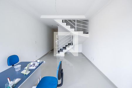 Casa de condomínio à venda com 150m², 4 quartos e 4 vagasSala