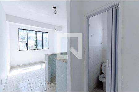 Entrada de kitnet/studio para alugar com 1 quarto, 30m² em Badu, Niterói