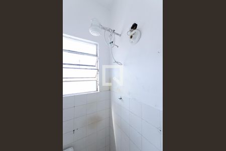 Banheiro de kitnet/studio para alugar com 1 quarto, 30m² em Badu, Niterói