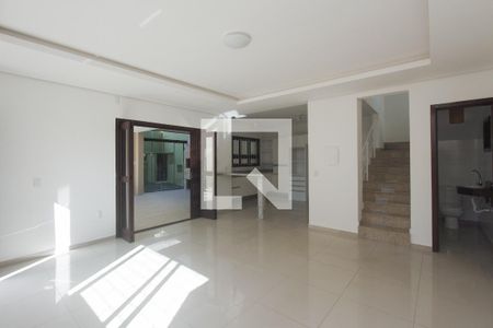 SALA de casa de condomínio para alugar com 3 quartos, 290m² em Vila Jardim, Porto Alegre