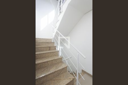 Casa de condomínio para alugar com 290m², 3 quartos e 2 vagasESCADAS