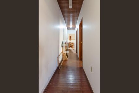 Corredor de casa à venda com 4 quartos, 200m² em Cavalhada, Porto Alegre