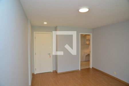 Sala de apartamento para alugar com 2 quartos, 105m² em Barra da Tijuca, Rio de Janeiro