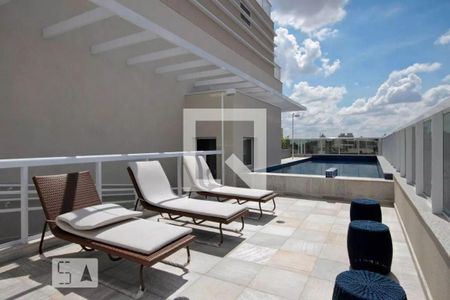 Studio para alugar com 35m², 1 quarto e sem vaga Studio para alugar com 35m², 1 quarto e sem vagaÁrea comum - Piscina