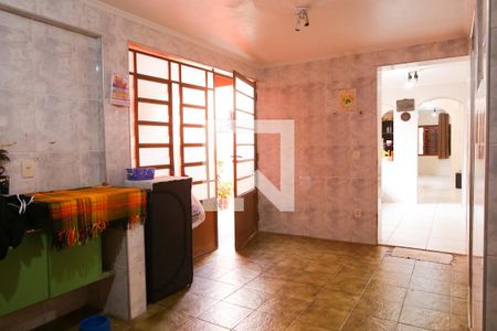 Casa à venda com 180m², 4 quartos e 2 vagas Casa à venda com 180m², 4 quartos e 2 vagasLavanderia