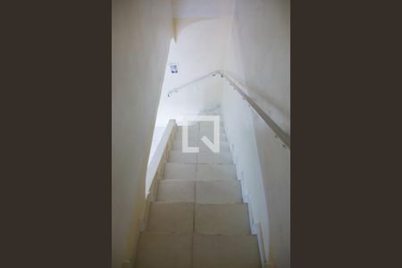 Casa à venda com 180m², 4 quartos e 2 vagas Casa à venda com 180m², 4 quartos e 2 vagasAcesso aos Quartos