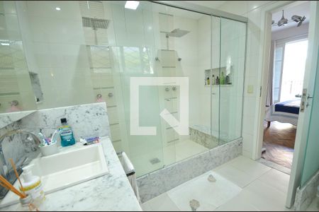 Casa à venda com 550m², 5 quartos e 2 vagasDetalhe do Banheiro da Suite