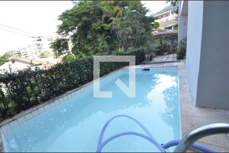 Casa à venda com 550m², 5 quartos e 2 vagasÁrea comum - Piscina