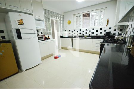 Casa à venda com 550m², 5 quartos e 2 vagasCozinha
