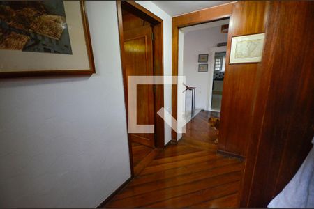 Casa à venda com 550m², 5 quartos e 2 vagasEntrada do escritorio
