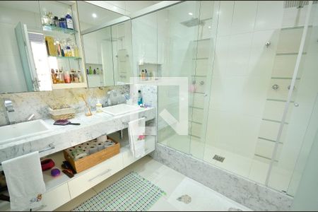 Casa à venda com 550m², 5 quartos e 2 vagasDetalhe do Banheiro da Suite