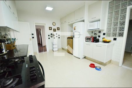 Casa à venda com 550m², 5 quartos e 2 vagasCozinha