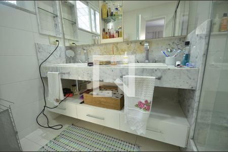 Casa à venda com 550m², 5 quartos e 2 vagasDetalhe do Banheiro da Suite