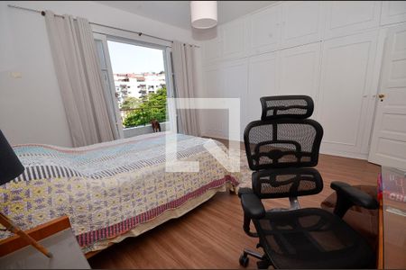 Casa à venda com 550m², 5 quartos e 2 vagasQuarto 2