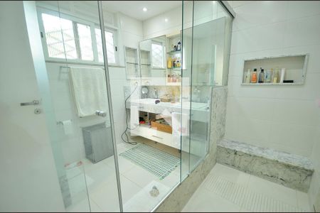 Casa à venda com 550m², 5 quartos e 2 vagasDetalhe do Banheiro da Suite