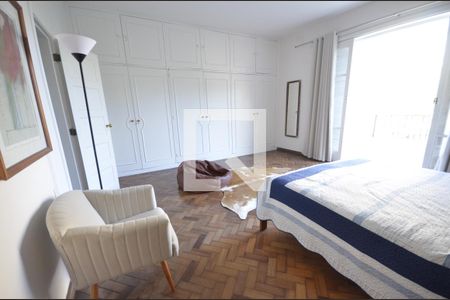 Casa à venda com 550m², 5 quartos e 2 vagasQuarto com suíte