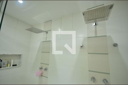 Casa à venda com 550m², 5 quartos e 2 vagasDetalhe do Banheiro da Suite