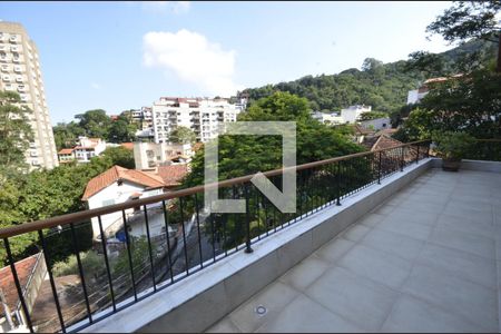 Casa à venda com 550m², 5 quartos e 2 vagasVaranda dos quartos