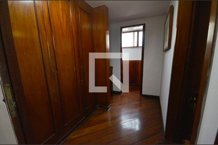 Casa à venda com 550m², 5 quartos e 2 vagasEntrada do escritorio