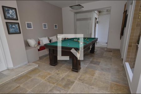 Casa à venda com 550m², 5 quartos e 2 vagasSalão de jogos