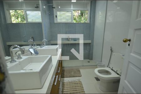 Casa à venda com 550m², 5 quartos e 2 vagasBanheiro Social