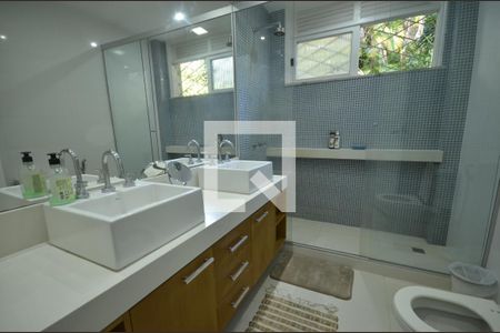 Casa à venda com 550m², 5 quartos e 2 vagasBanheiro Social