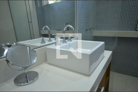 Casa à venda com 550m², 5 quartos e 2 vagasBanheiro Social