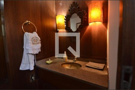 Casa à venda com 550m², 5 quartos e 2 vagasLavabo