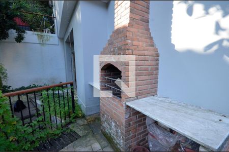 Casa à venda com 550m², 5 quartos e 2 vagasChurrasqueira