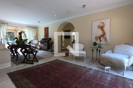 Casa à venda com 501m², 3 quartos e 4 vagas Casa à venda com 501m², 3 quartos e 4 vagasSala