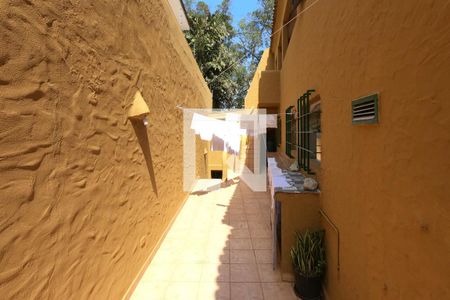 Casa à venda com 501m², 3 quartos e 4 vagas Casa à venda com 501m², 3 quartos e 4 vagasEntrada de Serviço