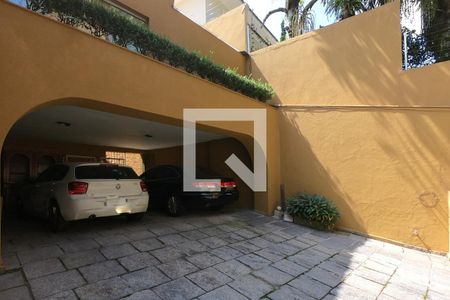 Casa à venda com 501m², 3 quartos e 4 vagas Casa à venda com 501m², 3 quartos e 4 vagasGaragem