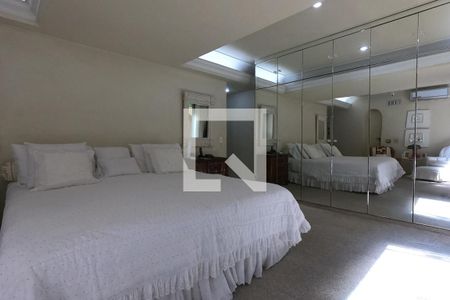 Casa à venda com 501m², 3 quartos e 4 vagas Casa à venda com 501m², 3 quartos e 4 vagasSuíte