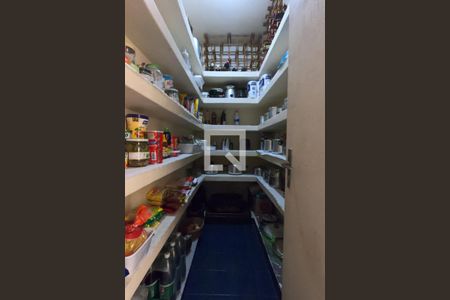 Casa à venda com 501m², 3 quartos e 4 vagas Casa à venda com 501m², 3 quartos e 4 vagasDespensa