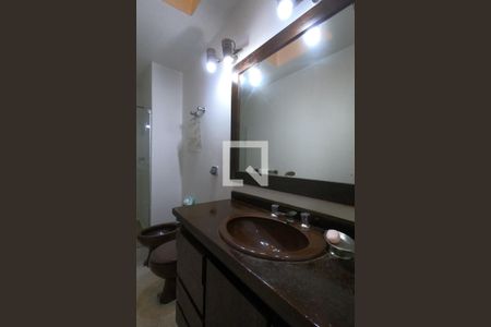 Casa à venda com 501m², 3 quartos e 4 vagas Casa à venda com 501m², 3 quartos e 4 vagasBanheiro da Suíte