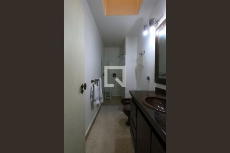 Casa à venda com 501m², 3 quartos e 4 vagas Casa à venda com 501m², 3 quartos e 4 vagasBanheiro da Suíte