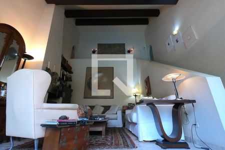 Casa à venda com 501m², 3 quartos e 4 vagas Casa à venda com 501m², 3 quartos e 4 vagasSala Íntima