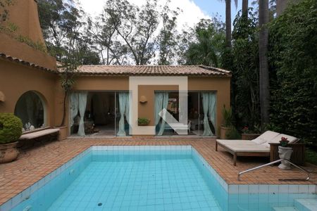 Piscina de casa à venda com 3 quartos, 501m² em Jardim Guedala, São Paulo