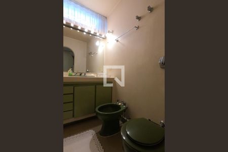 Casa à venda com 501m², 3 quartos e 4 vagas Casa à venda com 501m², 3 quartos e 4 vagasBanheiro da Suíte 2