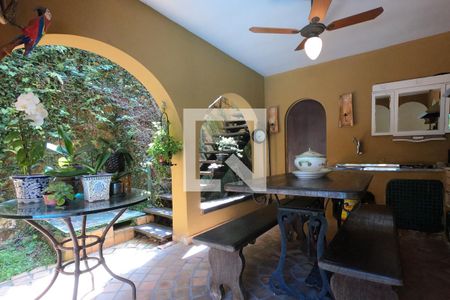 Casa à venda com 501m², 3 quartos e 4 vagas Casa à venda com 501m², 3 quartos e 4 vagasChurrasqueira