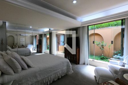 Casa à venda com 501m², 3 quartos e 4 vagas Casa à venda com 501m², 3 quartos e 4 vagasSuíte