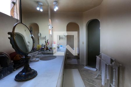 Casa à venda com 501m², 3 quartos e 4 vagas Casa à venda com 501m², 3 quartos e 4 vagasBanheiro da Suíte