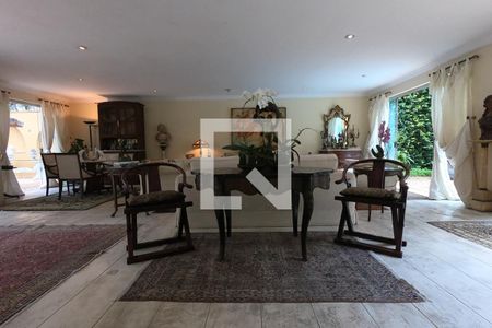 Sala de casa à venda com 3 quartos, 501m² em Jardim Guedala, São Paulo