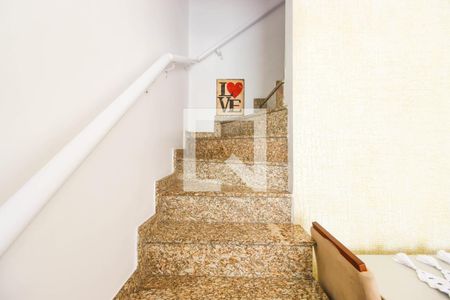Escada de Acesso de casa de condomínio à venda com 2 quartos, 107m² em Vila Esperança, São Paulo