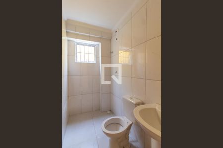 Casa para alugar com 70m², 2 quartos e sem vaga Casa para alugar com 70m², 2 quartos e sem vagaBanheiro