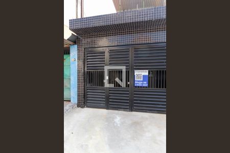 Casa para alugar com 70m², 2 quartos e sem vaga Casa para alugar com 70m², 2 quartos e sem vagaFachada