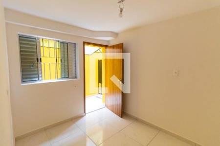 Casa para alugar com 70m², 2 quartos e sem vaga Casa para alugar com 70m², 2 quartos e sem vagaSala