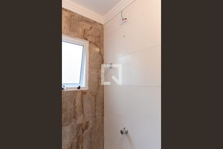 Casa de condomínio para alugar com 65m², 2 quartos e 1 vaga Casa de condomínio para alugar com 65m², 2 quartos e 1 vagaBanheiro da Suíte 2